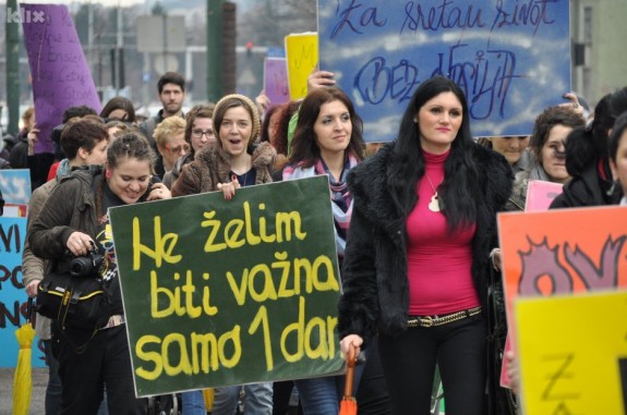 http://hrvatski-fokus.hr/wp-content/uploads/2015/09/sarajevo-575x381.jpg