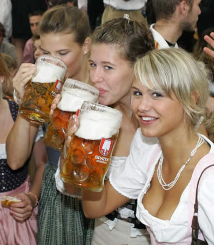 German_beer_festival_in_Munchen.jpg