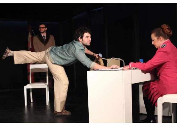 Scena iz predstave "Lijepi, veliki, jaki"