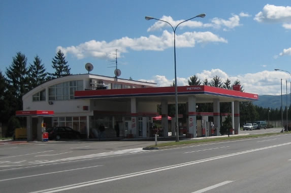 Benzinska pumpa "Petrol"