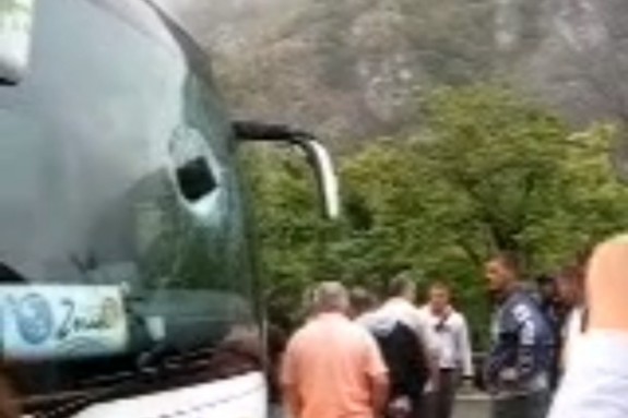 autobus Lotus travela