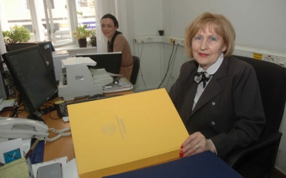 administrativna sluzba