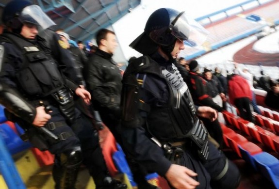 Policija - vježba na stadionu