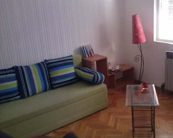 Trosed-kauc-na-razvlacenje-sa-fiokom_slika_XL_13848033