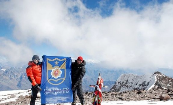 Planinarsko-alpinistički klub “Samit”