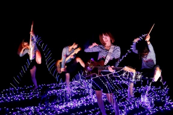 tricot_Artist photo_201402