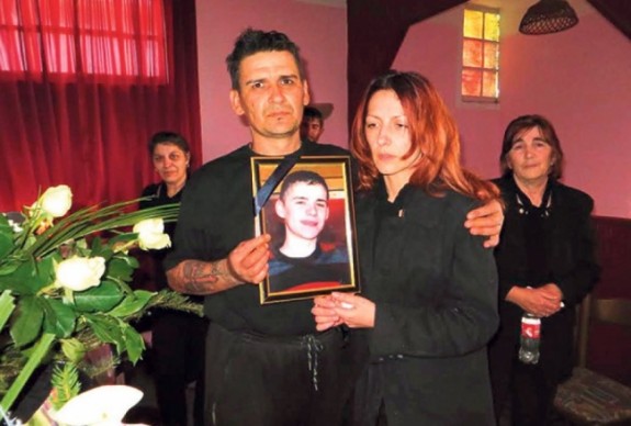 8b25bfc0befb5c5e16fab26065320928