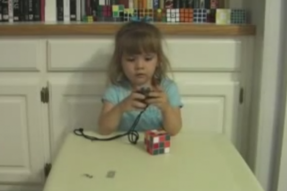 djevojcica rubikon kocka