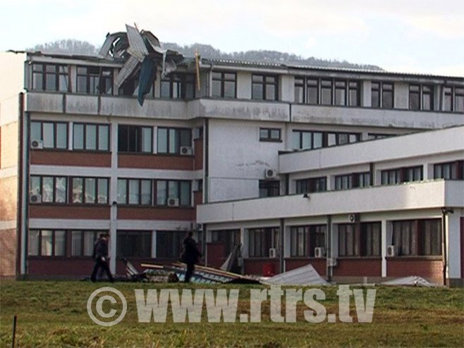 Nevrijeme odnijelo krov Pravnog fakulteta u Banjaluci