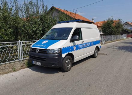 policija