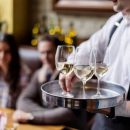 Udruženje HoReCa Republike Srpske, shodno dugogodišnjem iskustvu kontinuirano analizira sva dešavanja, a posebno probleme u svom sektoru, traži uzroke, te prema stanju planira i predlaže rešenja. Oblast turizma, ugostiteljstva I pružanje turističkih usluga domaćim I stranim licima je ogroman potencijal za Republiku Srpsku I to se mora adekvatno i na zadovoljavajući način iskoristiti. Udruženje HoReCa Republike Srpske kao vodeće udruženje u ovoj oblasti kao glavne ciljeve u narednom vremenu a počev od ove godine je definisalo mnoštvo mjera i aktivnosti, a za sam početak se ističu tri mjere. Mjere treba da budu u cilju unapređenja, efikasnosti i efektivnosti I to: 1. Prava radnika odvojiti od obaveza poslodavaca, čime se štite I osiguravaju prava radnika, dok se poslodavac stavlja pod potpuniji nadzor od strane ovlaštenih organa I institucija; Svaki radnik mora ima zagarantovana prava bez obzira da li njegov poslodavac ispunjava svoje obaveze. Udruženje HoReCa Republike Srpske će zajedno sa nadležnim oranima I institucijama Republike Srpske aktivno raditi I pružiti podršku da se kontrolne aktivnosti I mjere provode bez obzira na poslodavca I bez izuzetaka. 2. Radnici moraju primati puni iznos svoje zarade na njihove račune. Pojava koja je poznatija kao “Zarade u kovertama” moraju otići u prošlost. Zbog složenosti ovog problema traži se aktivno uključivanje nadležnih organa. Udruženje HoReCa Republike Srpske smatra da je potrebno napraviti prelazni period u kom bi svi poslodavci imali isti iznos poreza i doprinosa. U cilju realizacije prethodno navedenog Udruženje HoReCa Republike Srpske je dalo neke prijedloge, a koji se razmatraju sa resornim Ministarstvom i nadležnim institucijama . 3. Izdavanje fiskalnih računa, kao zakonska obaveza mora biti ostvarena I realizovana u svim ugostiteljskim objektima uz odgovornost poslodavca i radnika. Da bi se ova mjera provodila a kako je predviđena pozitivno pravnim propisima koji se odnose na ovu oblast, odgovornost pored posodavaca mora preuzeti i radnik. U slučajevima kada se utvrdi da fiskalni račun nije izdat prilikom pružanja usluge, kazna se izriče samo poslodavcu, kao odgovornom licu u pravnom subjektu. Značajno je istaći da je radnik taj koji je vršio neposrednu uslugu I što je bio u obavezi I da izda račun za izvršenu uslugu, a isti je to propustio da uradi, a ne poslodavac. Prema tome kaznu za ne izdavanje računa snosio bi solidarno sa poslodavac i radnik ili samo radnik, zavisno od subjektivnog elementa (svjesno izbjegavanje izdavanja računa radi nanošenja materijalne štete poslodavcu). Tako bi smo uveli veću finansijsku disciplinu koja je neophodna za sprovođenje ove mjere. Ove tri mjere su ključne da bi došlo do poboljšanja privrednih i ekonomskih tokova, koje u svojoj konačnoj implementaciji sigurno mogu imati za postizanje mnoge značajne rezultate. Ovo je samo početak, te pored navedenog za sljedeću godinu planiramo obuku novih radnika, klasifikaciju radnika po nivou znanja, uvođenje centralnog registra poslodavaca i radnika, uvođenje pravne službe za savjete poslodavcima i radnicima u vezi sa primjenom propisa koji se primjenjuju u njihovim djelatnostima.. Počev od septembra krećemo u zvaničnu promociju Udruženja HoReCa Republike Srpske i realizaciju svojih stavova, uz podršku svojih članova i svih zainteresovanih fizičkih i pravnih lica.