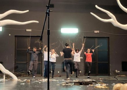 Vuk sa mirisom bobica