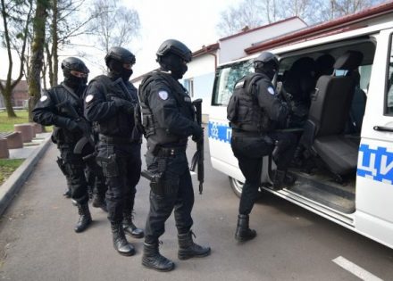 policija