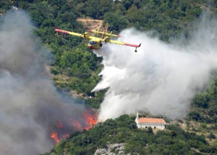 pozar - kanaderi