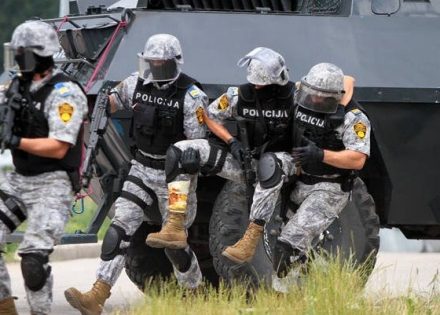 policija