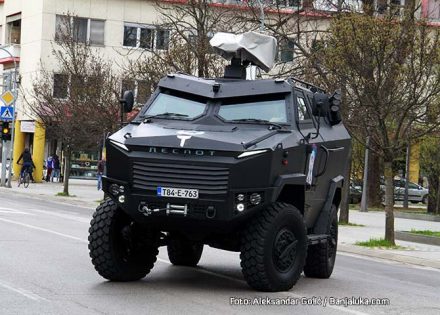 policija