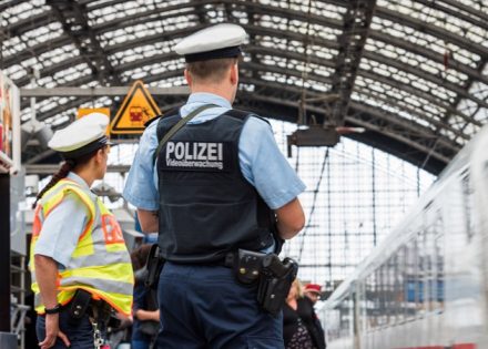 policija