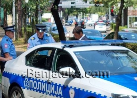 policija