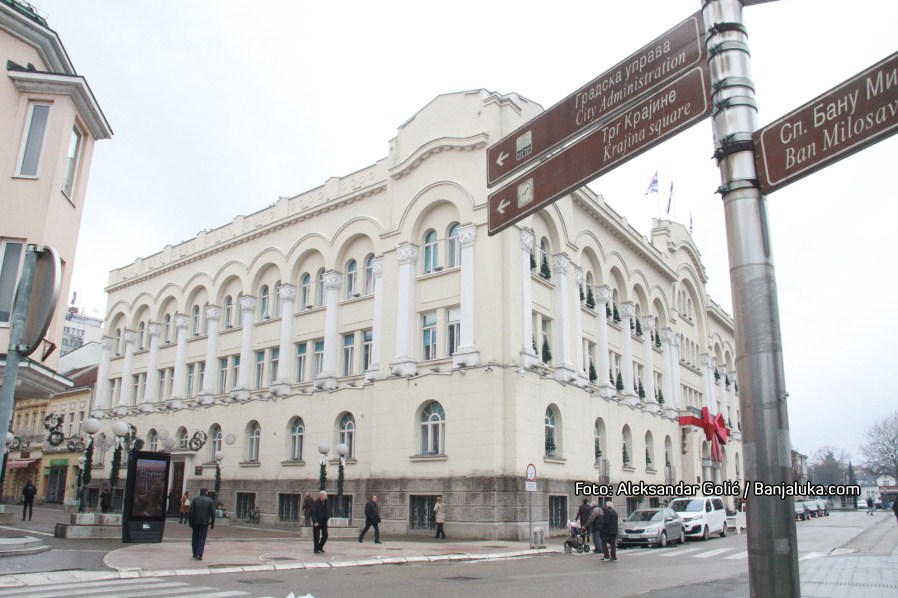 Budžet kasni, fotelje stižu na vrijeme – Banjaluka opet plaća ceh