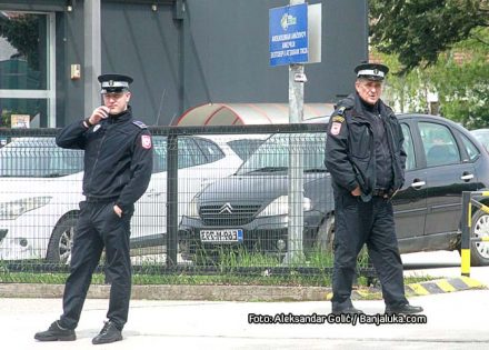 policija