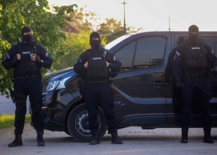 policija