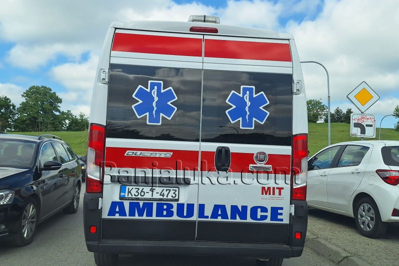 Vozač pao sa motocikla: Hitno prevezen u bolnicu