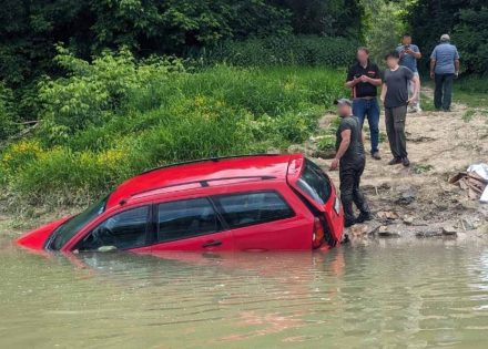 upecao svoj automobil