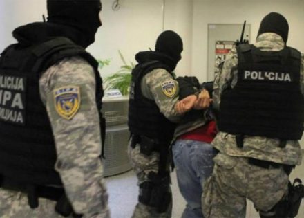 policija
