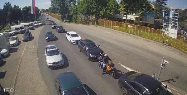 Naoružajte se strpljenjem: Pojačan saobraćaj i duga čekanjana granicama