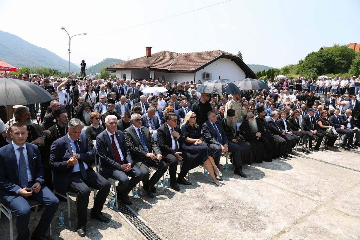 Policija: Komemorativni skup u Bratuncu protekao mirno