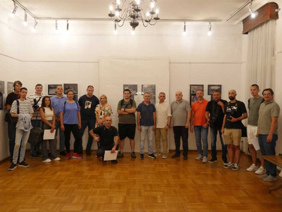 Predstavljeno 136 fotografija: Otvorena 29. klupska izložba Univerzitetskog foto-kino kluba Banjaluka (Foto/Video)