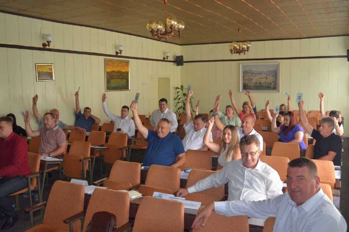 Lopare: Jednoglasno usvojena rezolucija o sprečavanju otvaranja rudnika (Foto)