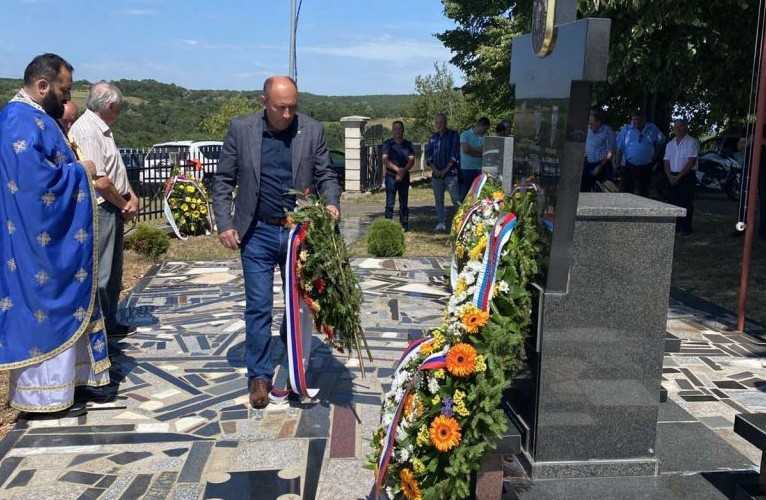 Predstavnici Grada prisustvovali parastosima u Ljubačevu i Bronzanom Majdanu (Foto)