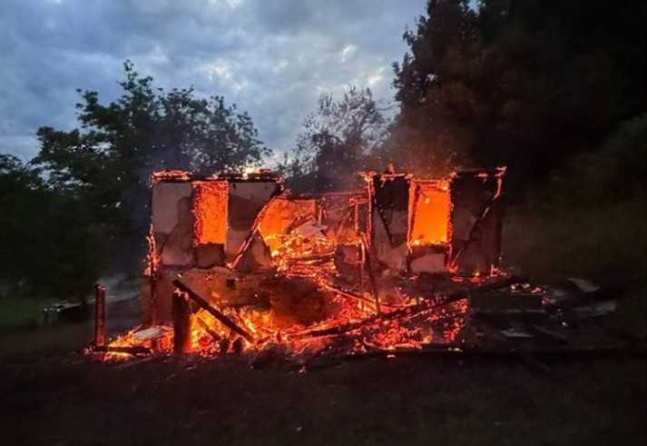 Oglasili se iz policije zbog požara: Banjalučanin uhapšen jer je zapalio kuću