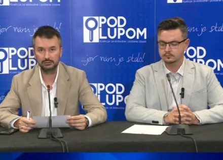 pod lupom
