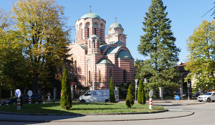 Sutra praznik Oci: Djeca čestitaju, a očevi dijele poklone i slatkiše