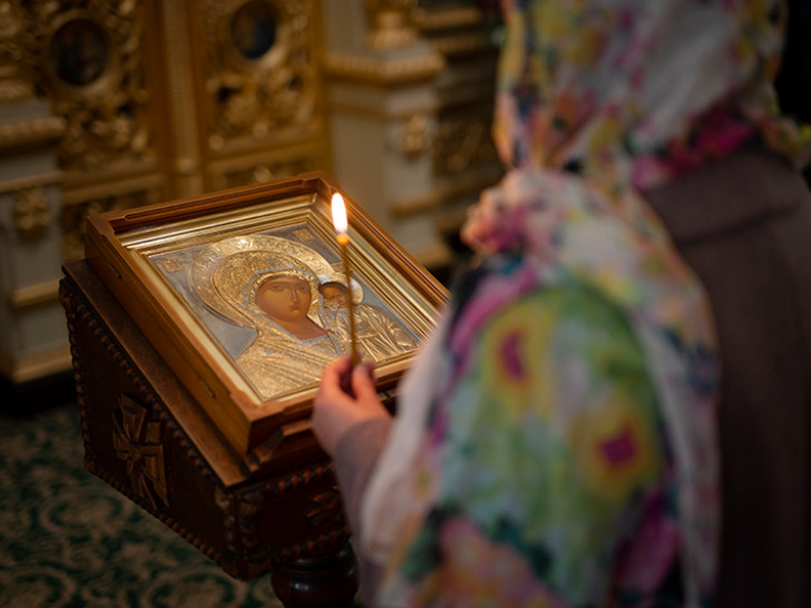 Pravoslavni praznici u januaru: Sedam crvenih slova i osam slava (Foto)
