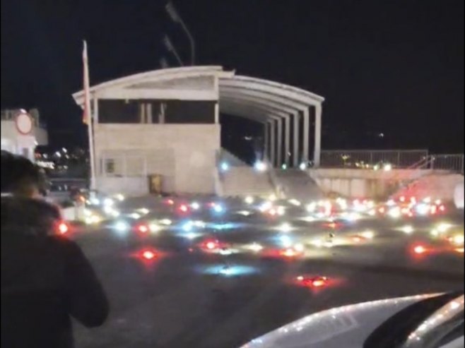 Dronovi padali kao kiša: Novogodišnji performans u Budvi završen pehom