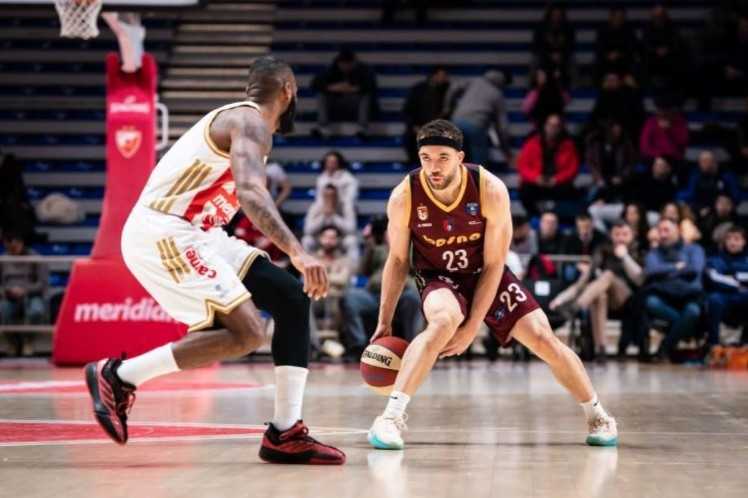 “Provokacija“: Ovaj transparent je dočekao Bosnu u Beogradu (Foto)