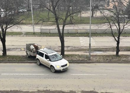 Autom preko trotoara