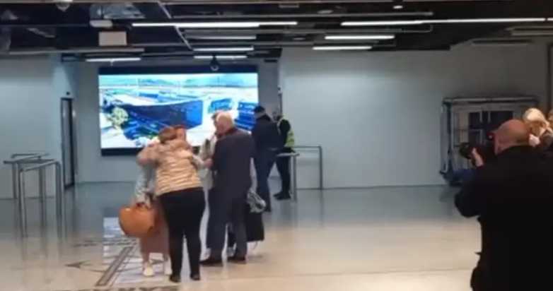 U Sarajevo sletio avion iz Dubaija s državljanima BiH (Video)