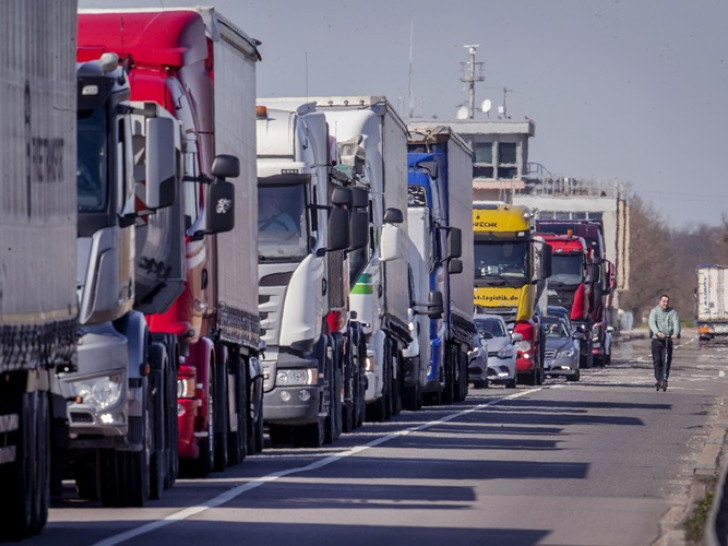 Mandić: Prevoznici zapadnog Balkana saglasni da blokiraju prelaze