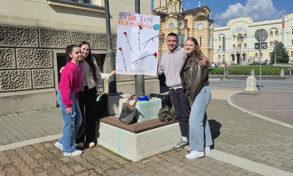Iz škole u Gospodsku: Kako banjalučki medicinari doživljavaju Dan žena (Foto)
