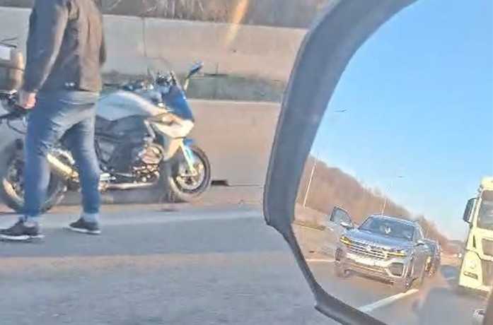 Detalji udesa na brzoj cesti: “Vozač pao, motor nastavio ići još dva kilometra“