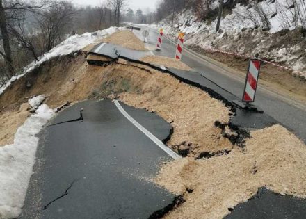 Obustavljen saobraćaj