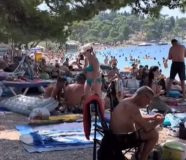 plaži