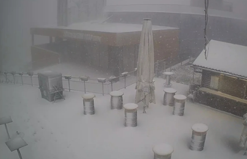 Snijeg pao kod Zagreba: Nevrijeme zadesilo Hrvatsku, prizori šokirali region (Video)