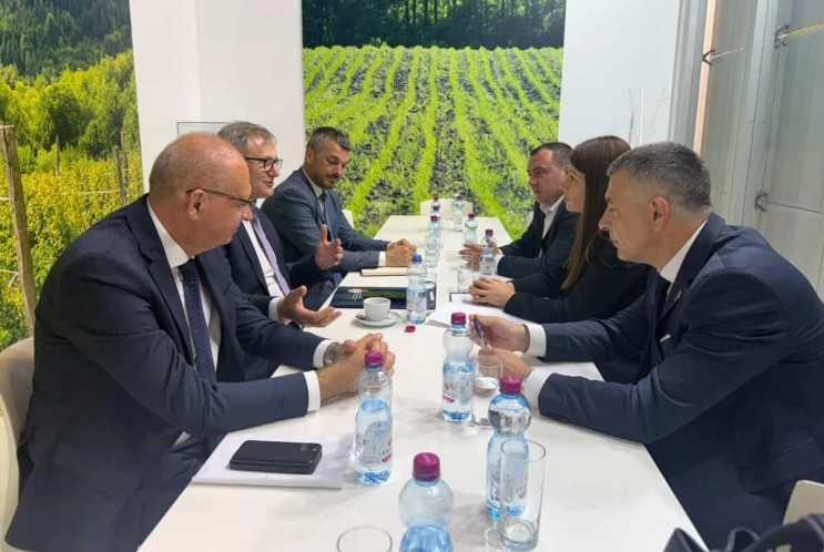 Kuzmićeva i Glamočić na sajmu poljoprivrede: Srbija ostaje najveći oslonac