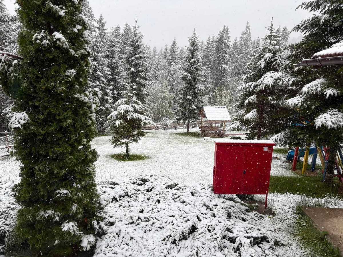 Snijeg napadao kao da je zima (Foto/Video)
