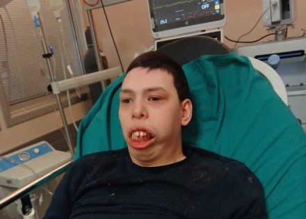 vodi tešku bitku